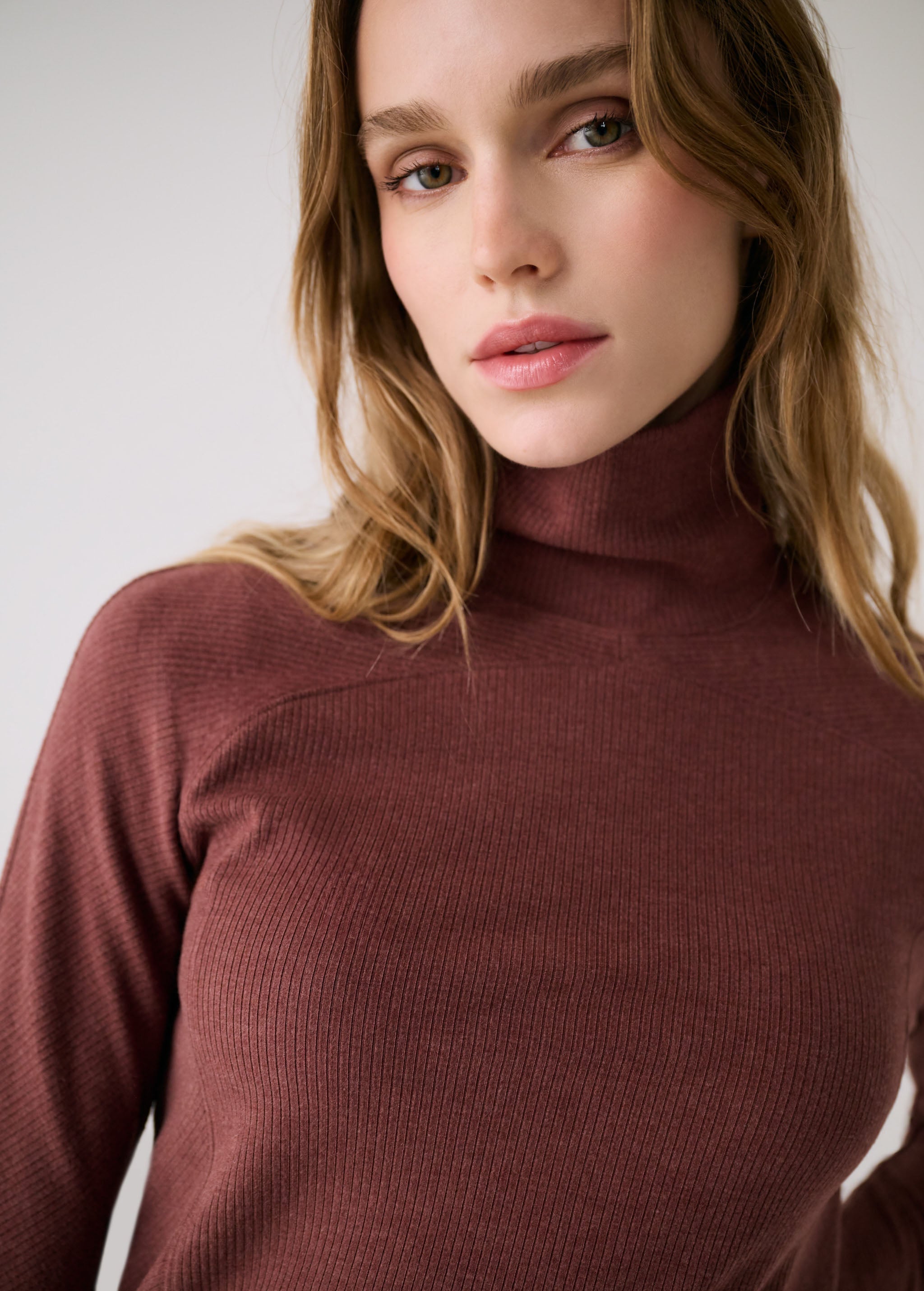 Traverse Turtleneck
